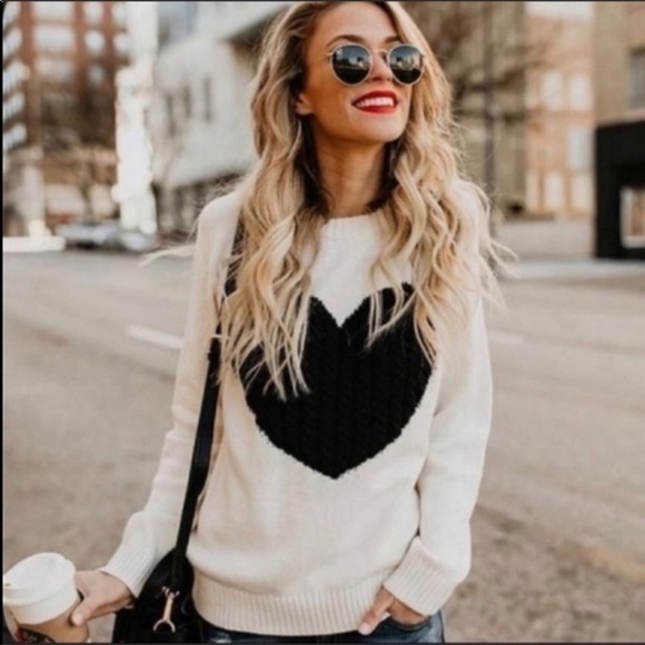 Sweaters - 💜VALENTINES DAY BOUTIQUE CREAM SWEATER WITH BLACK HEART
